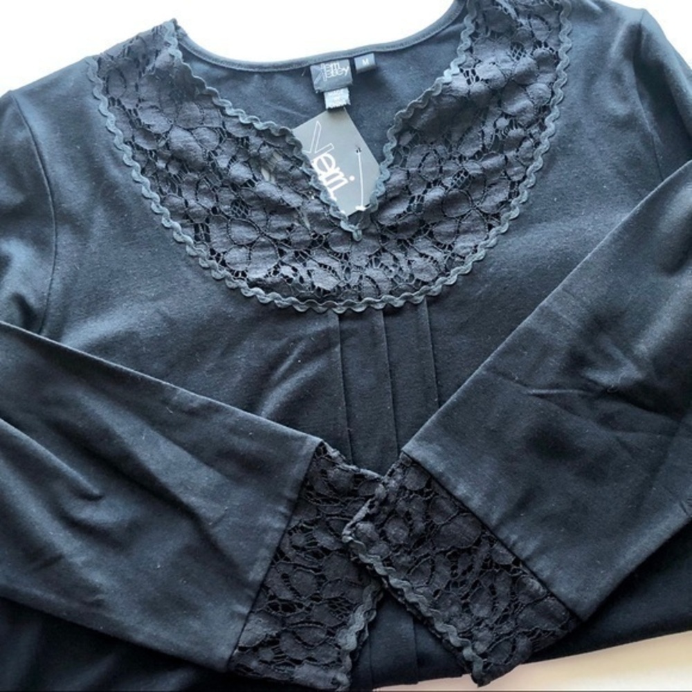 Black 3/4 sleeve cotton V-neck t-shirt w/ lace detailing NWT